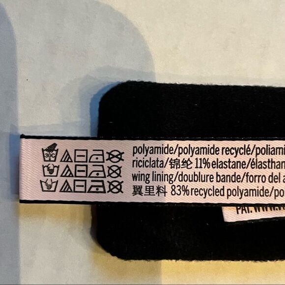 Victoria Secret plunge bra Black 34D lace trimmed underwire lightly padded - Picture 14 of 14